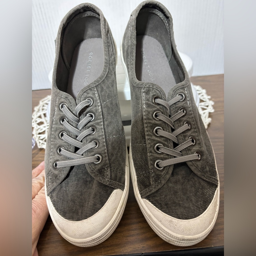 Rocket Dog size 11 Gray Corduroy Sneakers
